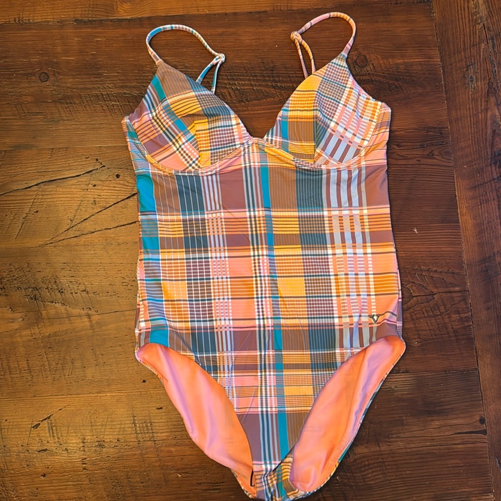 Vineyard Vines Underwire One Piece Swimsuit NWT